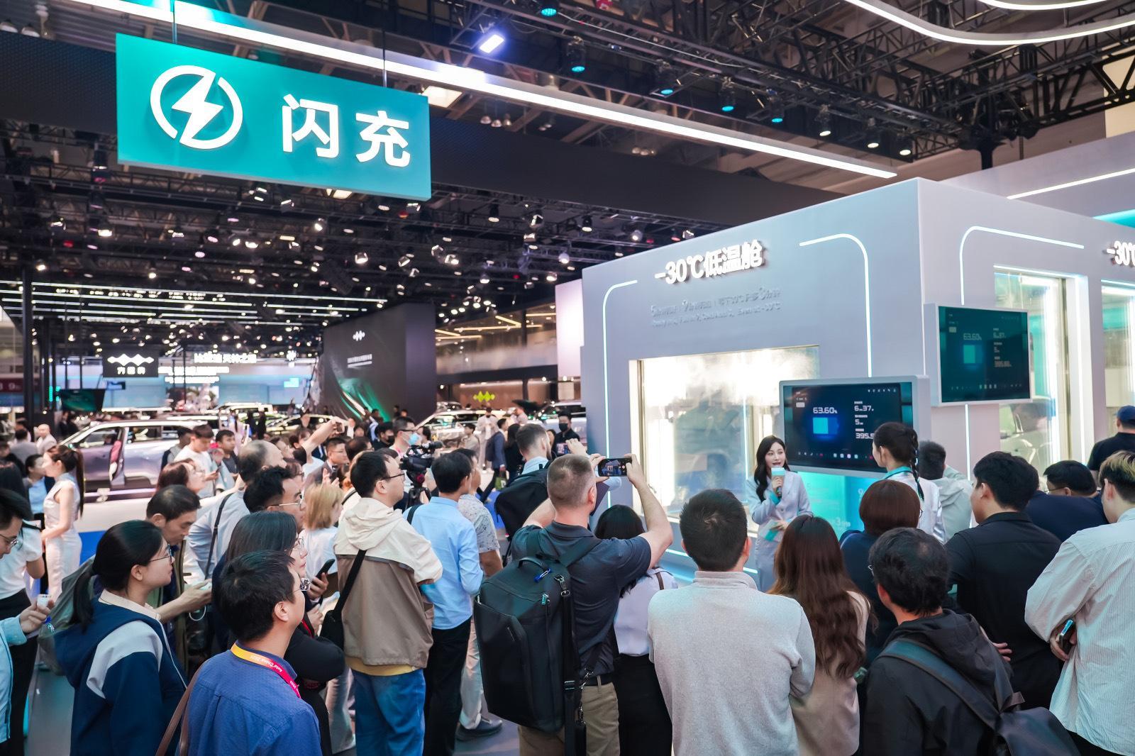 2026北京车展比亚迪亮相2026北京车展2026北京车展高光时刻，比亚迪以绝对