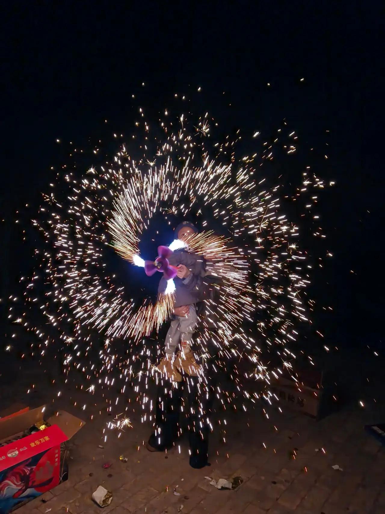 完整榜单
烟花在夜空绽放如枯树开花

这句话听起来既美丽又荒诞，仿佛一幅矛盾的画