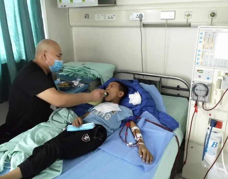 15岁男孩查出尿毒症，家长崩溃大哭，医生怒斥：这几物怎可常吃

