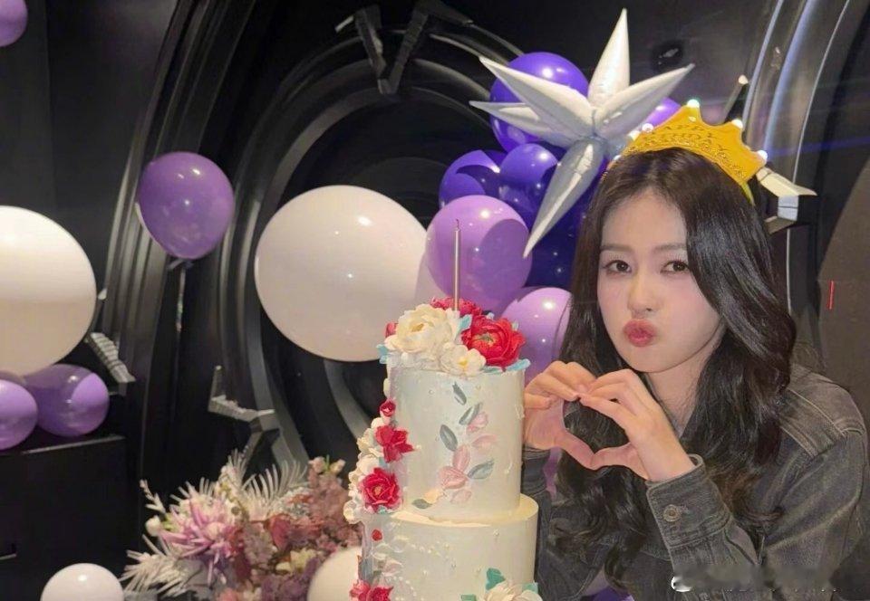 感觉白鹿真的比从前漂亮了不少 ​​​