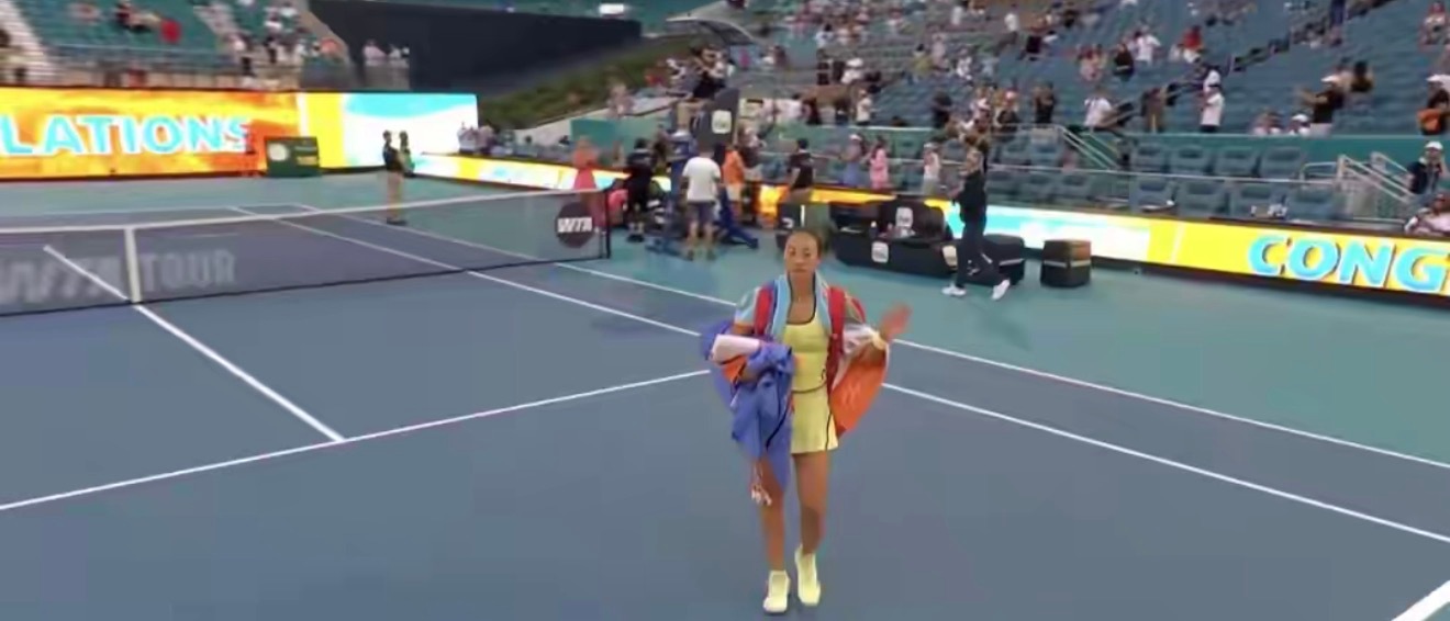 郑钦文挥手告别迈阿密赛 4月将亮相斯图加特开启红土赛季征程郑钦文网球 WTA10