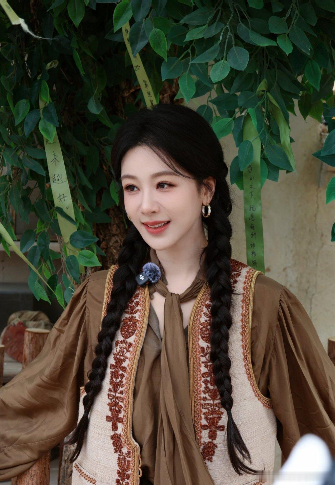 生命树 yz杨紫白菊yz杨紫生命树 晚霞与玫瑰相遇，是无意中的浪漫，我和你相遇，