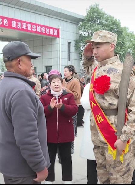 “没想到上人民日报了！”江苏沛县，爷爷将一把抗战军刀郑重的交付给孙子，送他奔赴雪