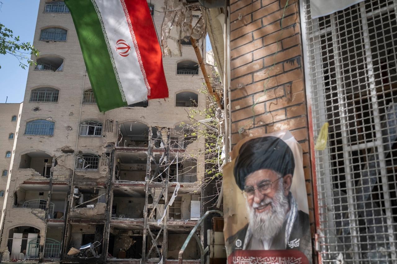 对伊朗的战争已经结束？！特朗普又开始乱说了。

2026年4月14日，华盛顿，特