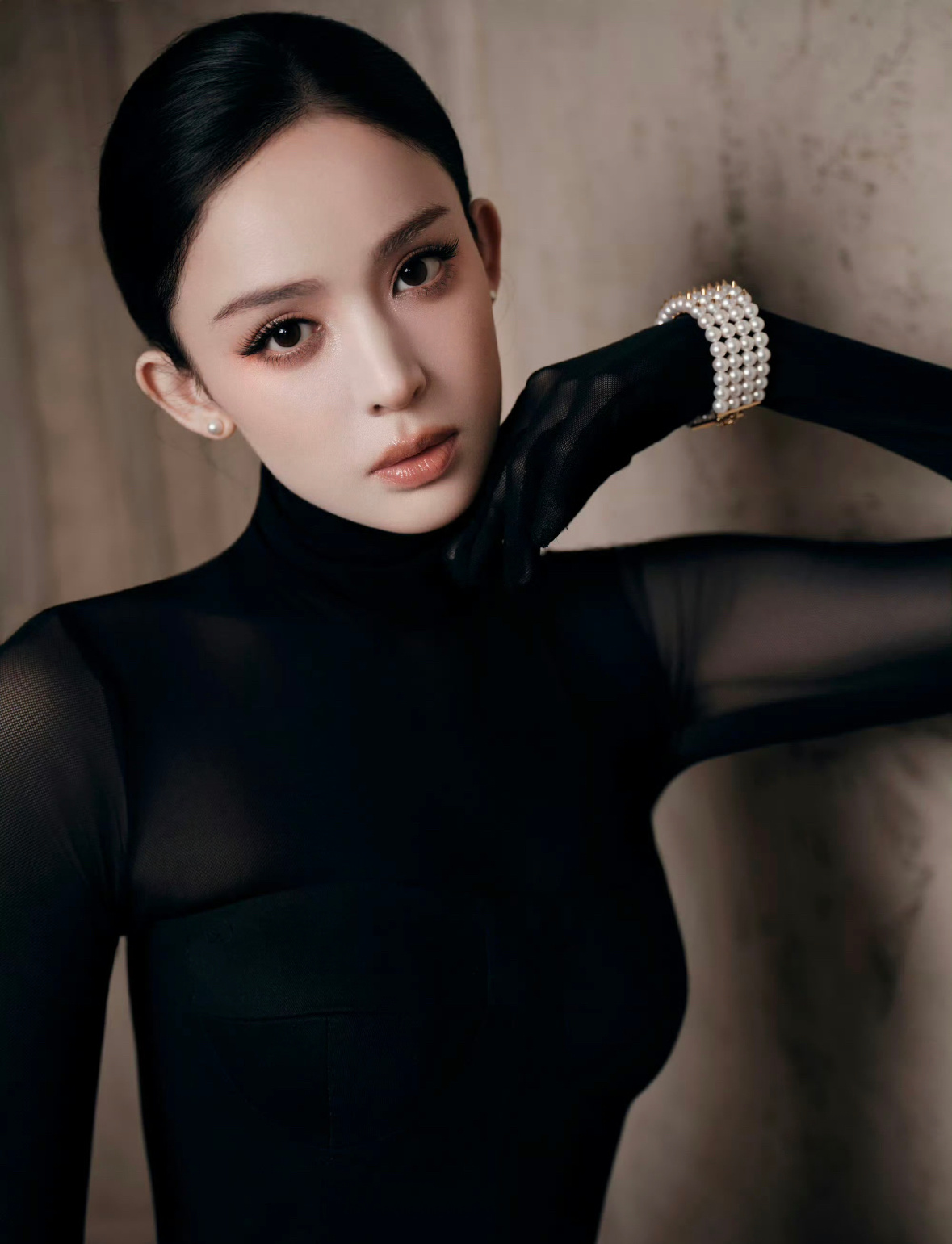古力娜扎vogue红毯造型来了还是觉得美则美矣毫无灵魂而且🐒化很严重 ​​​