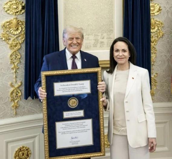 收了诺奖后，特朗普立马改口：她可以领导委内瑞拉！

大家都知道，就在上周，委内瑞