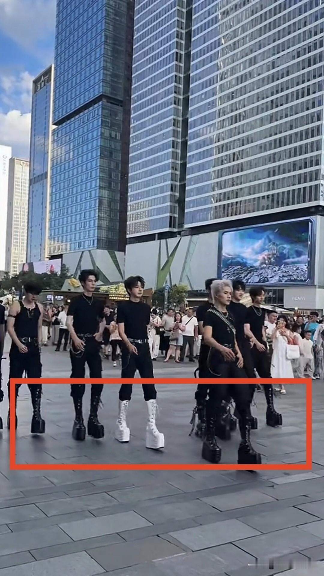 我觉得还得继续警惕“寒流”，又有点死灰复燃了