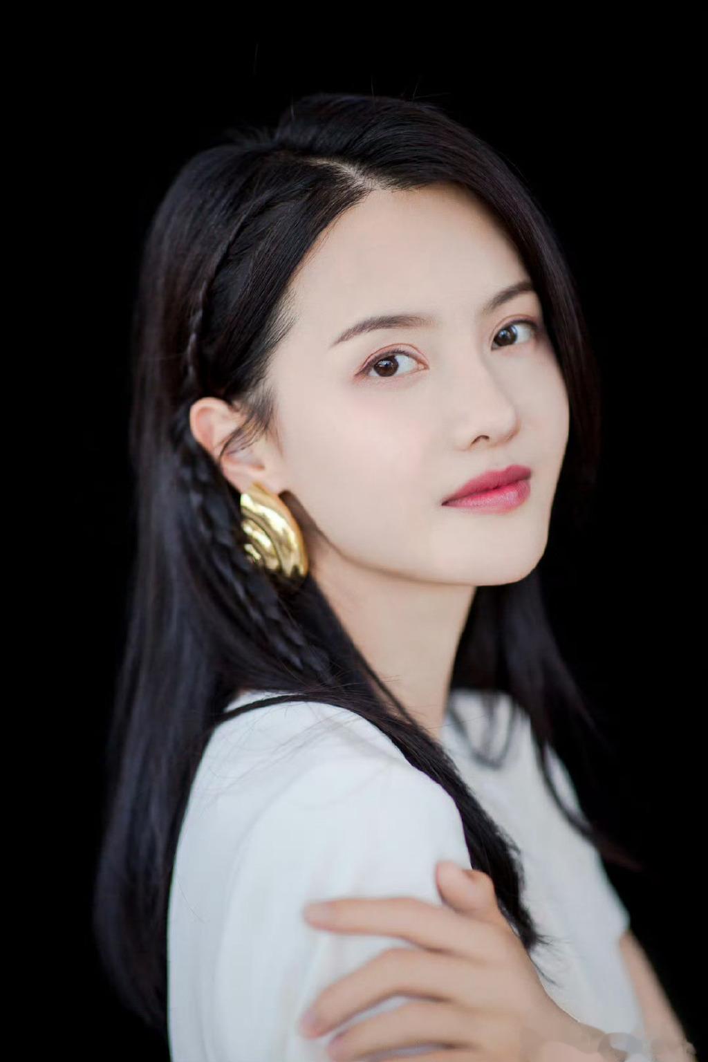 #张芷溪卧底失败后#我的小说top1要被翻拍了吗？！ 姐姐又要投资新小说了吗？但