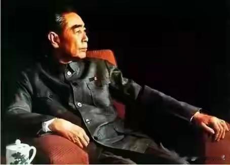 周总理逝世50周年，我们永远怀念您！

新中国建立后，周总理一边要忙于国内大小事