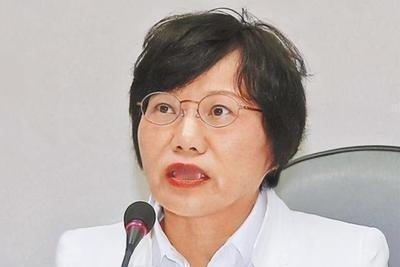 “台独”顽固分子刘世芳，被大陆点名制裁后一直强装淡定。现在终于装不下去了，急忙发