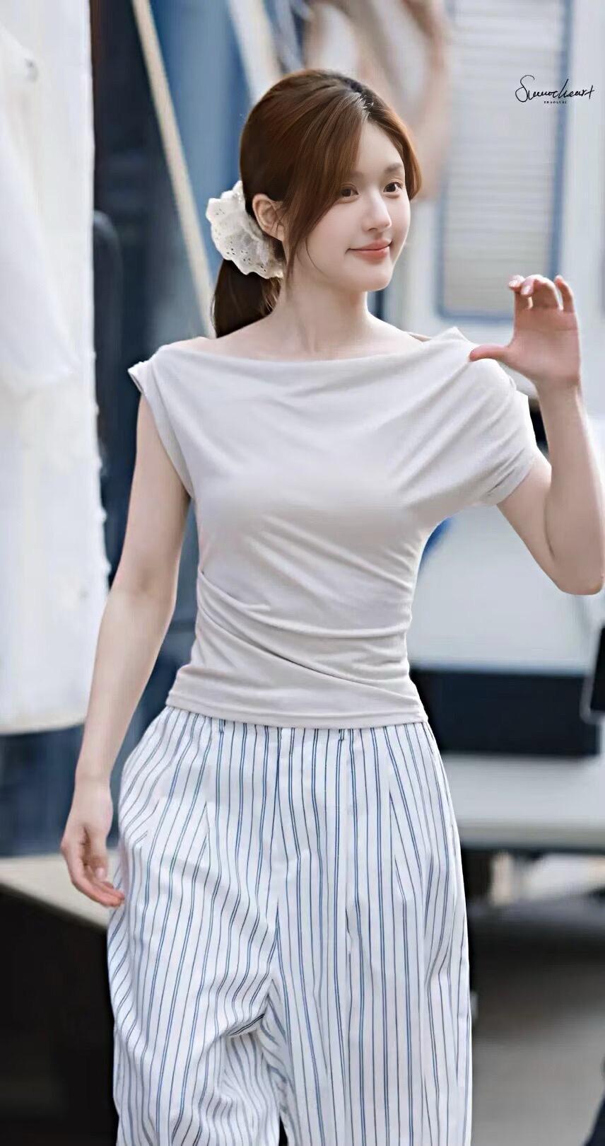 赵露思 清纯甜美