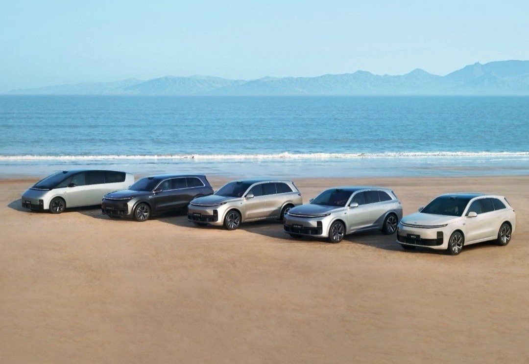 今天上午，36 氪援引知情人士消息称，理想汽车正式筹建硅谷的 AI 研发中心，将