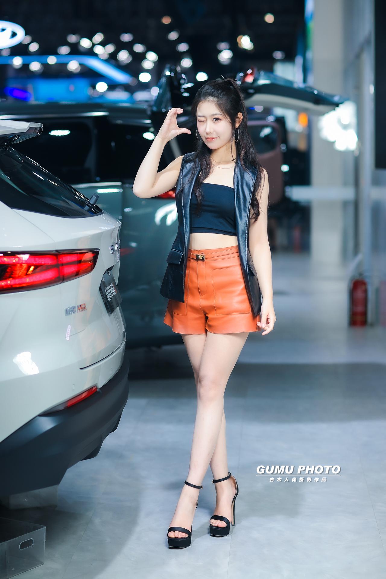 2025重庆汽车消费节长城展台模特小姐姐