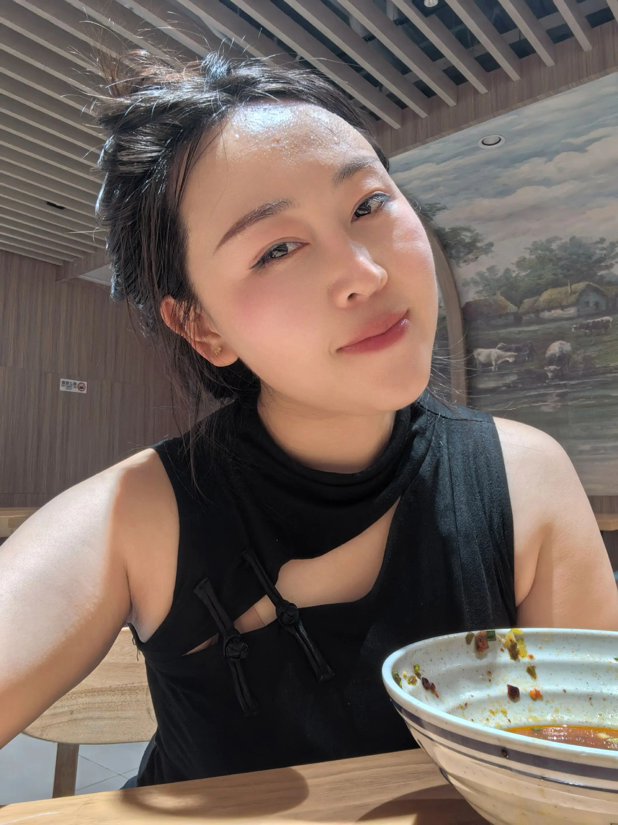 居然昭通今天终于上30度了，我都烤的冒汗了😃！难得一次的热乎！