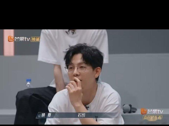 #李佳琦帮石凯队拿到心仪选曲#李佳琦这选曲能力也是杠杠的，一举帮石凯队拿到了心仪