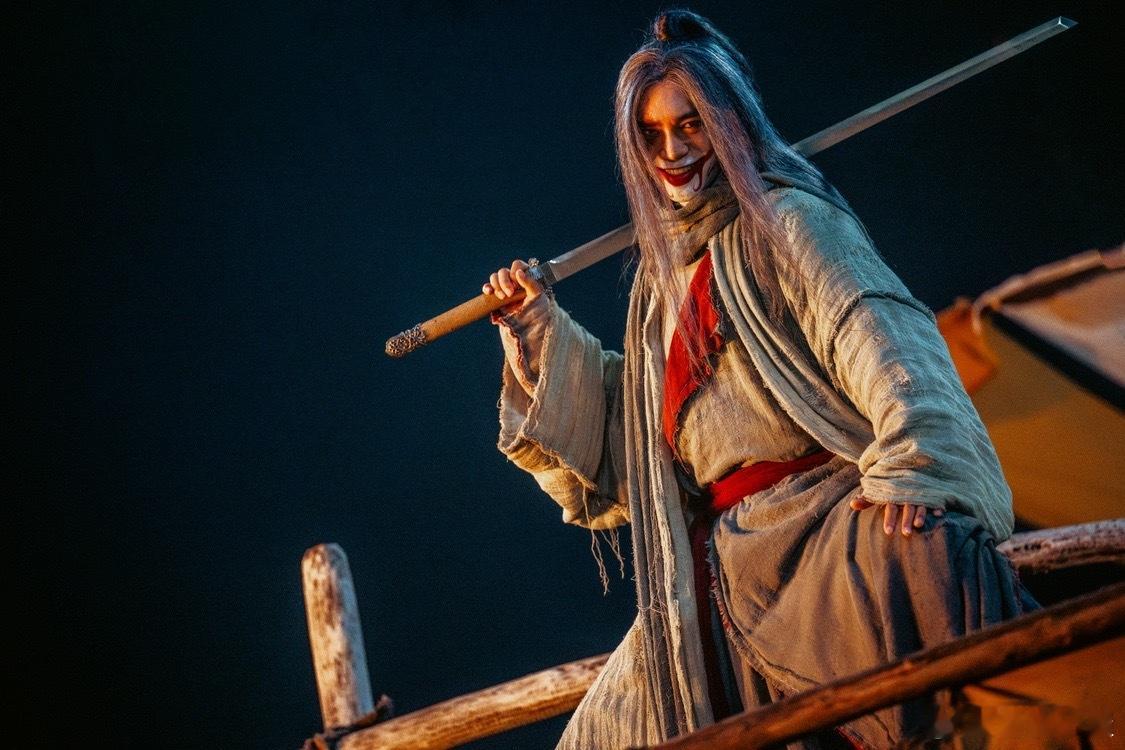 看完电影镖人大家心里都有竖了 于适真的把竖演活了🥹！沉默寡言却内心炽热，身世神