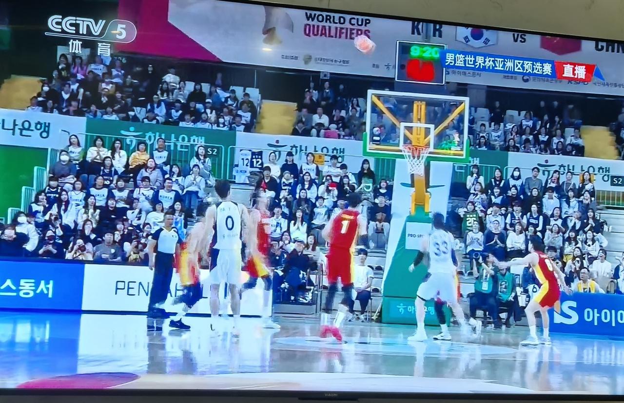 惨不忍睹啊！上半场，中国男篮落后韩国队23分！三分13中1！[捂脸][捂脸][捂