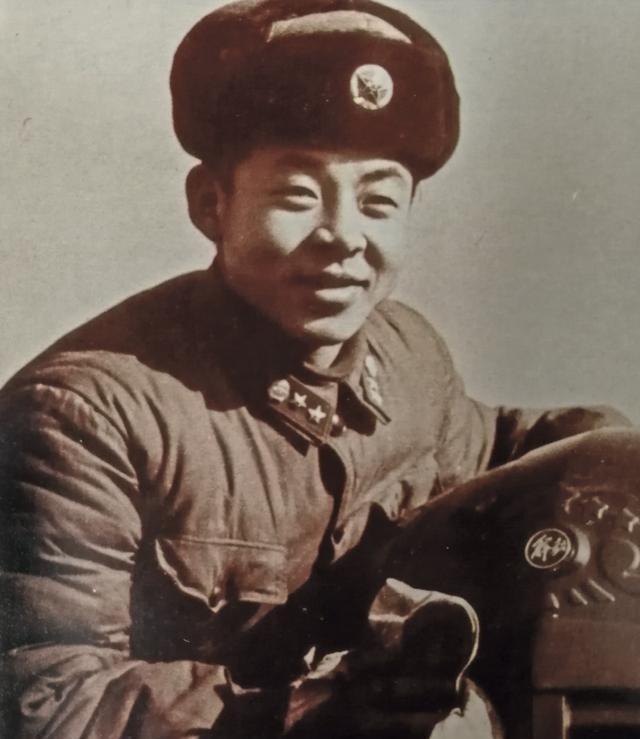 [微风]1962年，雷锋被木杆砸中头部不幸牺牲！40年后，现场鉴定人说出了事故细