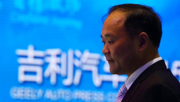 现在国内车企的大佬们都在拼了老命上一线。
王传福亲临市场，魏建军天天搞直播，连李
