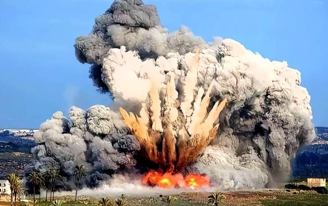 出大事了，伊朗导弹精准斩首！11国对美国发出通牒，特朗普变脸 大家听说了吗，就在