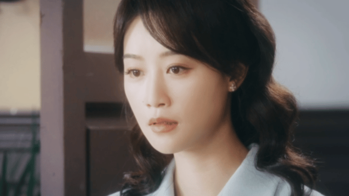 终于知道为什么蓝盈莹是女主了 看《风与潮》被乔音婉狠狠拿捏！哥哥坠楼后她强忍痛苦