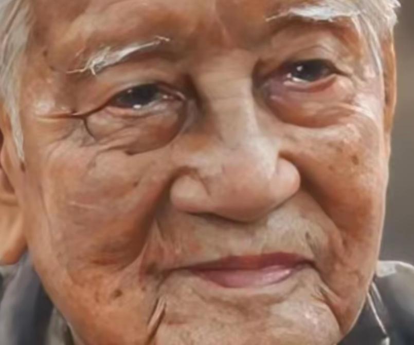 1988年，"中国核潜艇之父"黄旭华，在南海做深潜试验时，顺道回了趟家，看望自己