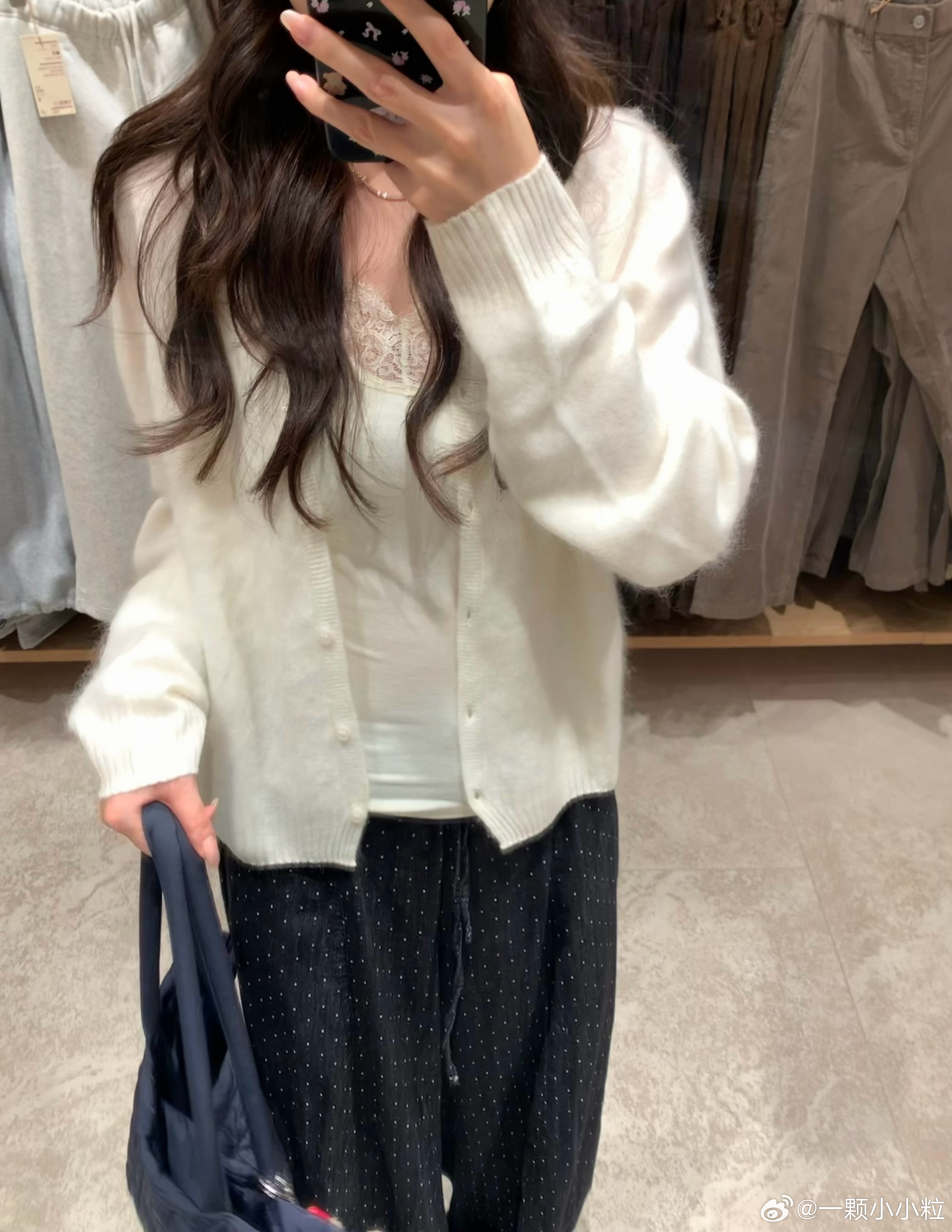 拉毛开衫有点美妙👼🏻 不需要把自己裹得厚厚的，就能轻轻软软、暖暖和和的！评论
