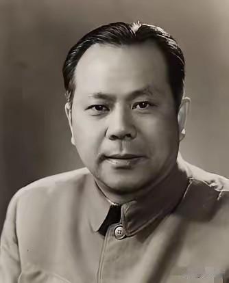 周而复的文章，上学时曾经学过，但是到参观靖国神社这件事，这么多年来，一直不知道到