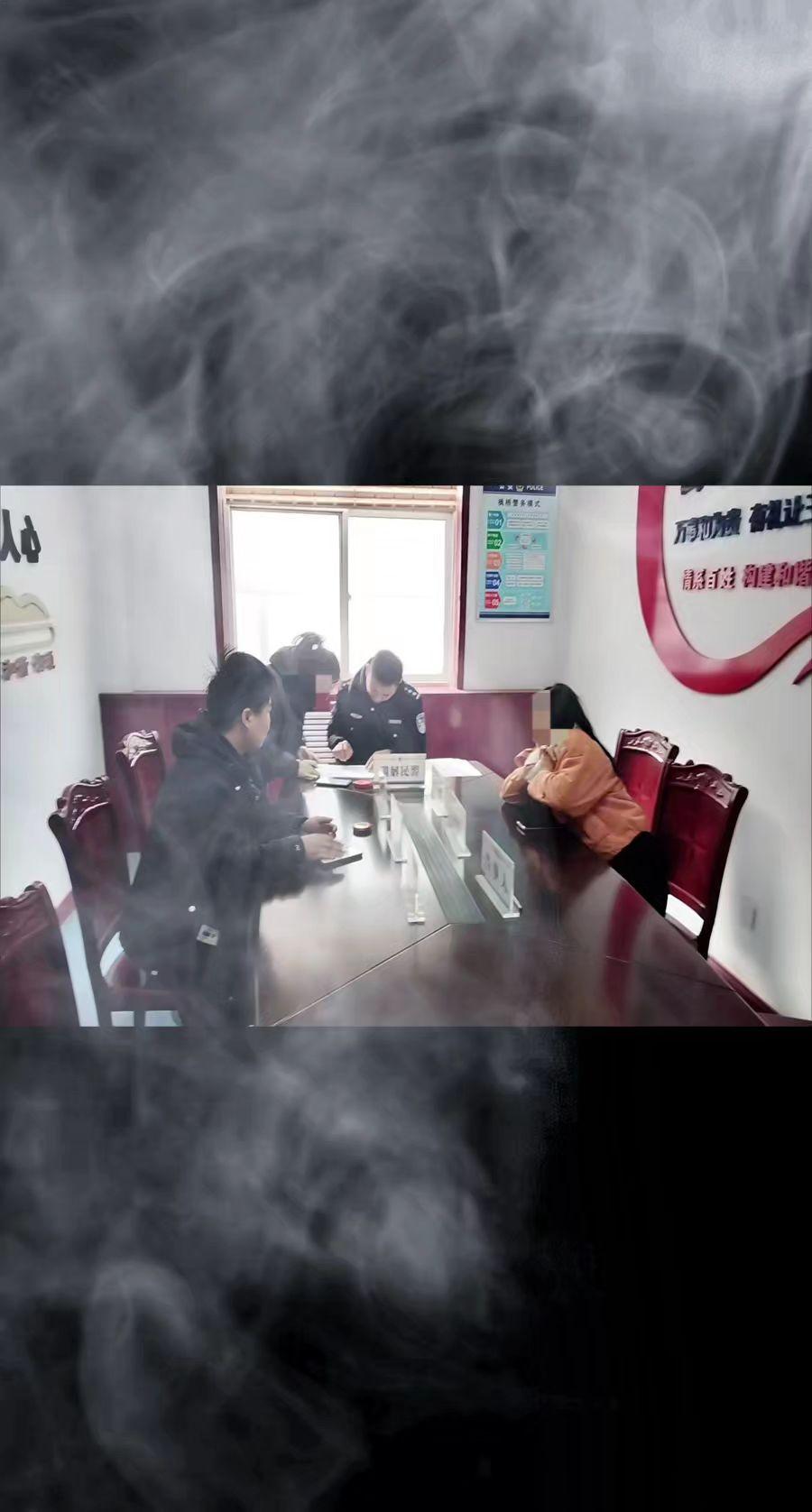 近日，路东派出所接到群众求助：在某购物广场男装店内发生一起纠纷事件，引起现场大量