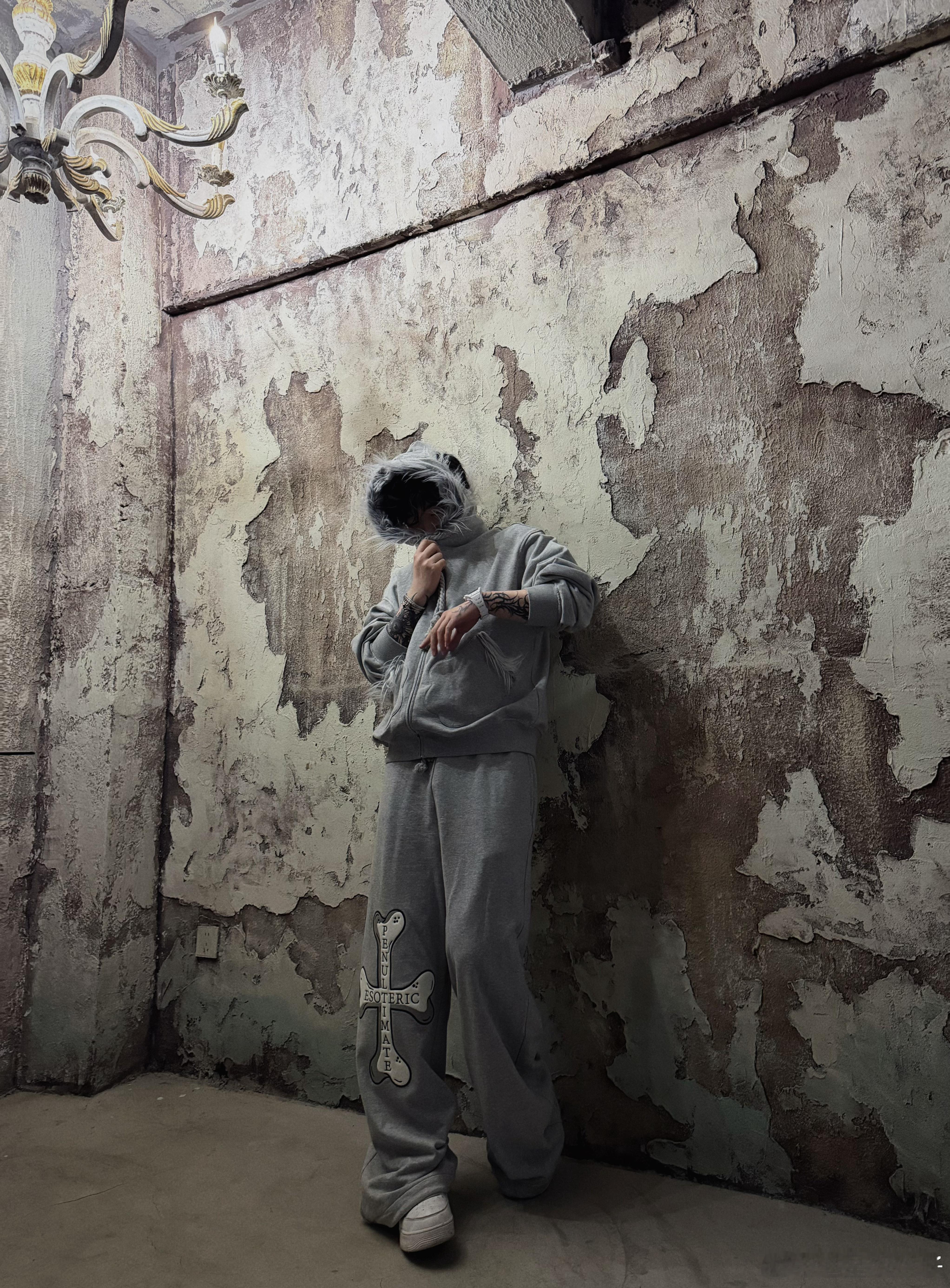 Capper周震南给自己生日随份子现在距离6.22还有五个月的时间，相当于提前五