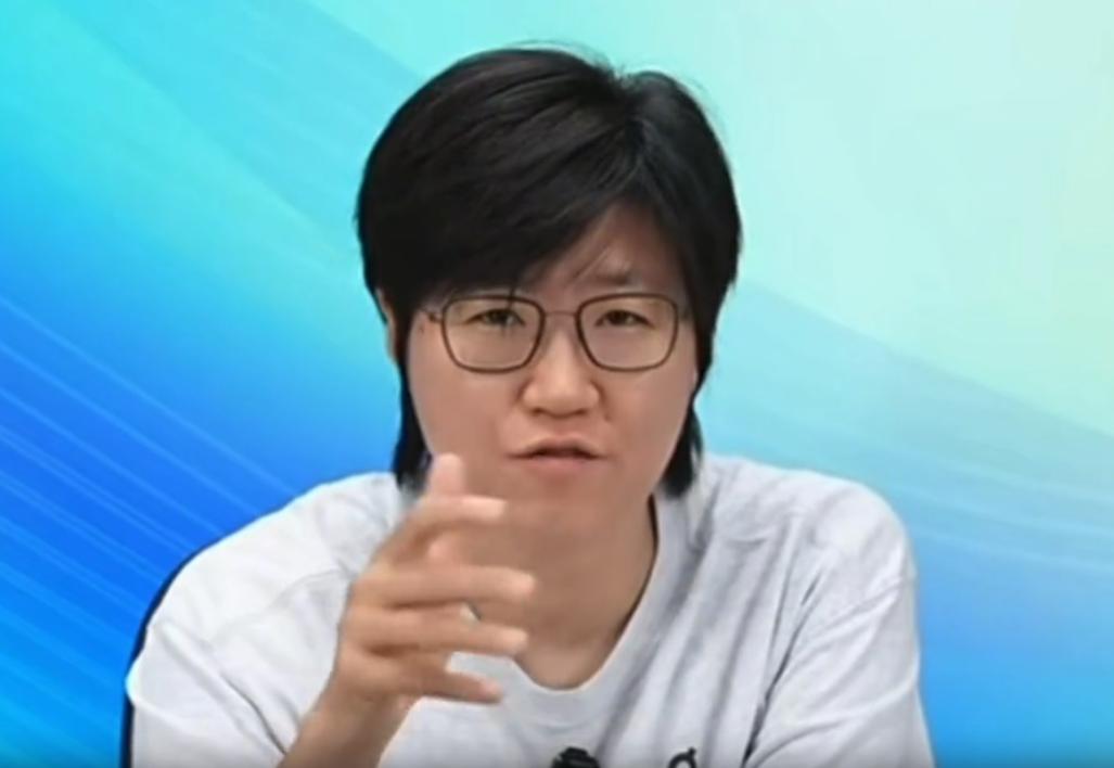 郭炎果然专业！把陈垣宇3:0拿下西蒙高茨的关键，解释的明明白白！

她说：陈垣宇
