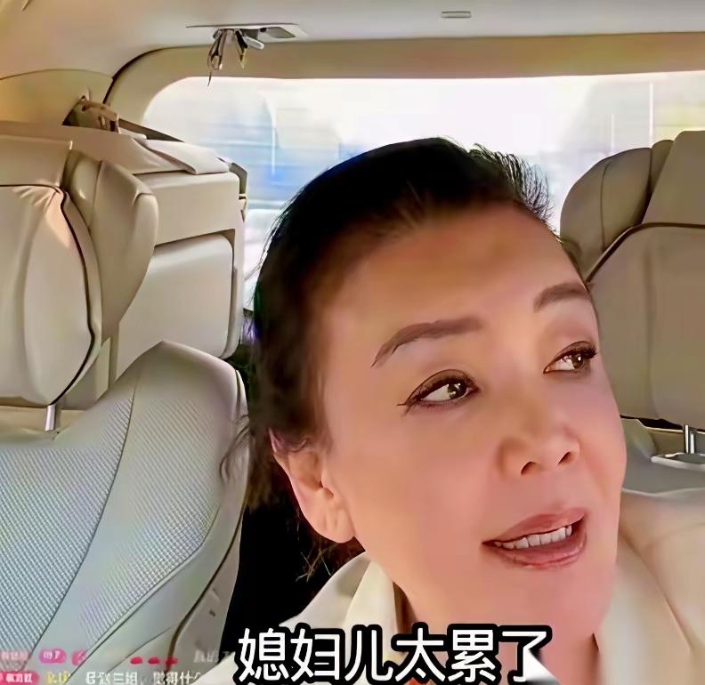 汪小菲说白了，就是吃着妈妈的饭，砸烂妈妈的锅，他就不想想他的学历，他的资产，他的