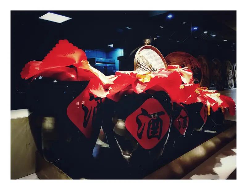 酒文化能流传至今，电影电视、古诗词以及广告媒体专家着实功不可没。在古装电影中，英