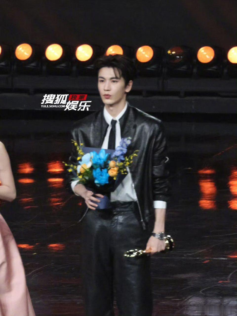 微博之夜内场 80亿热搜炸屏的排面，藏着太多封神名场面！ 