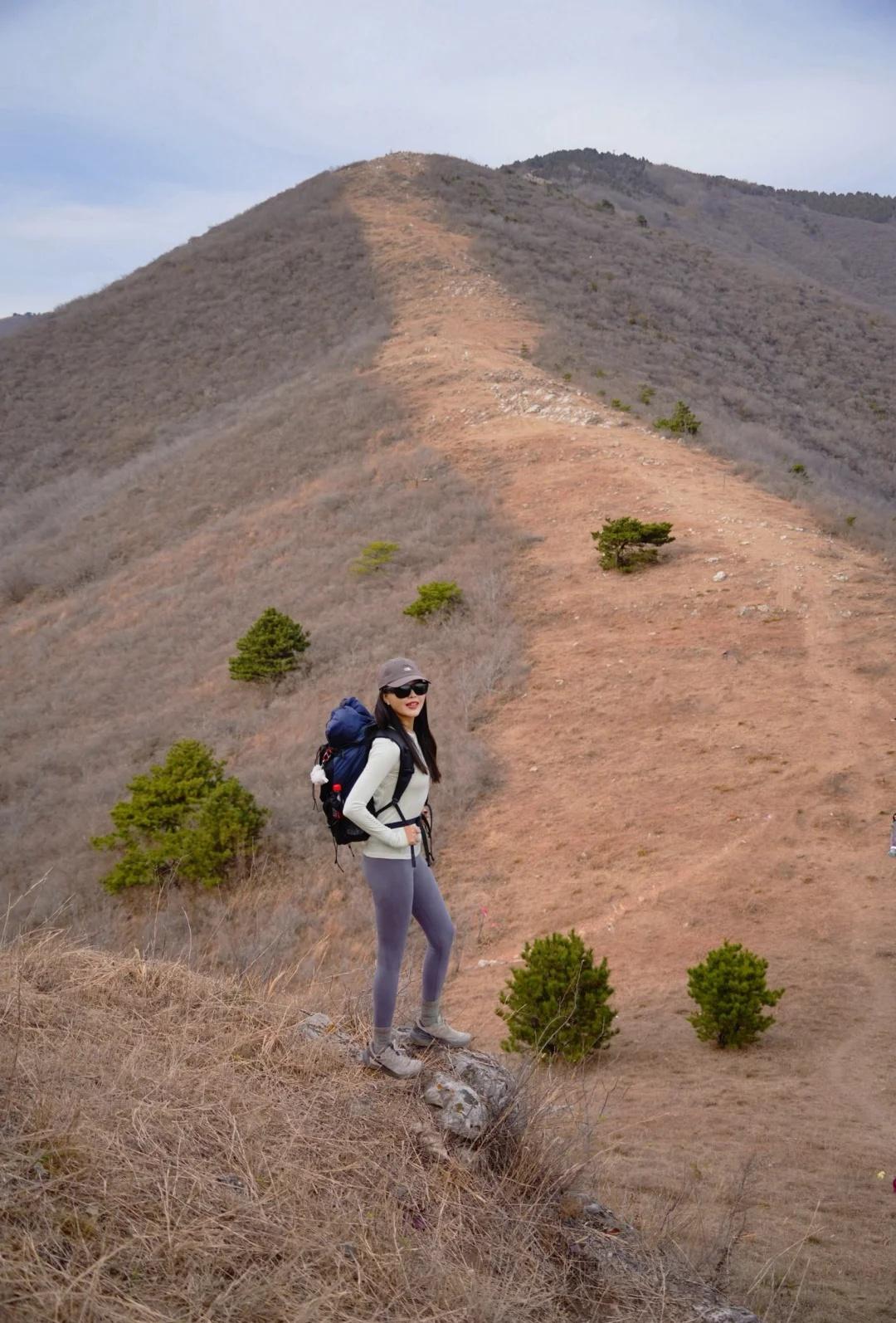 宝藏路线娘娘顶｜去天津看金色山脊线
一面是山，一面是海，一面是城
娘娘顶环穿大概