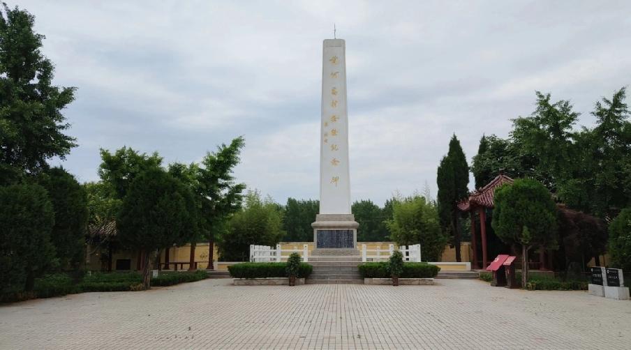 黄河东明高村抢险纪念碑

黄河高村抢险纪念碑位于山东省菏泽市东明县黄河高村险工（