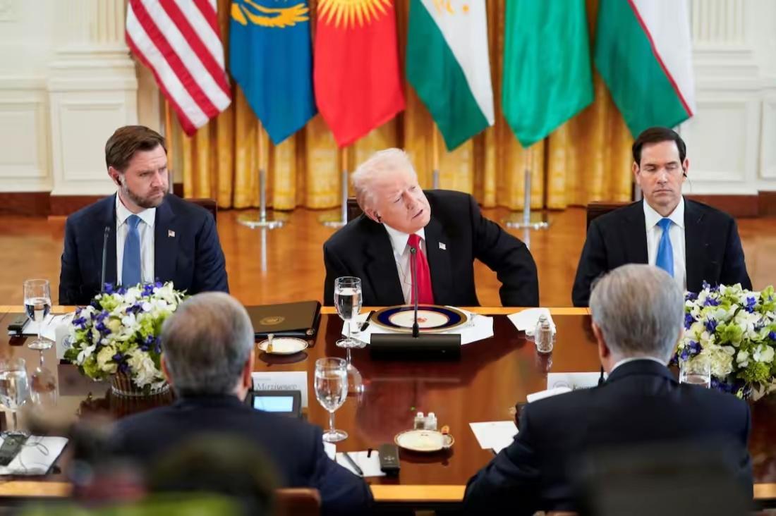 美伊谈判再生变 战争窗口仅剩一到两周 15分钟叫停谈判, 还能靠外交止血吗 2月