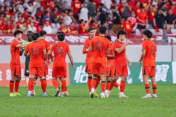 国足选帅小组和专家小组在国庆节期间进行了国足主教练的线上面试工作，足协从超过50