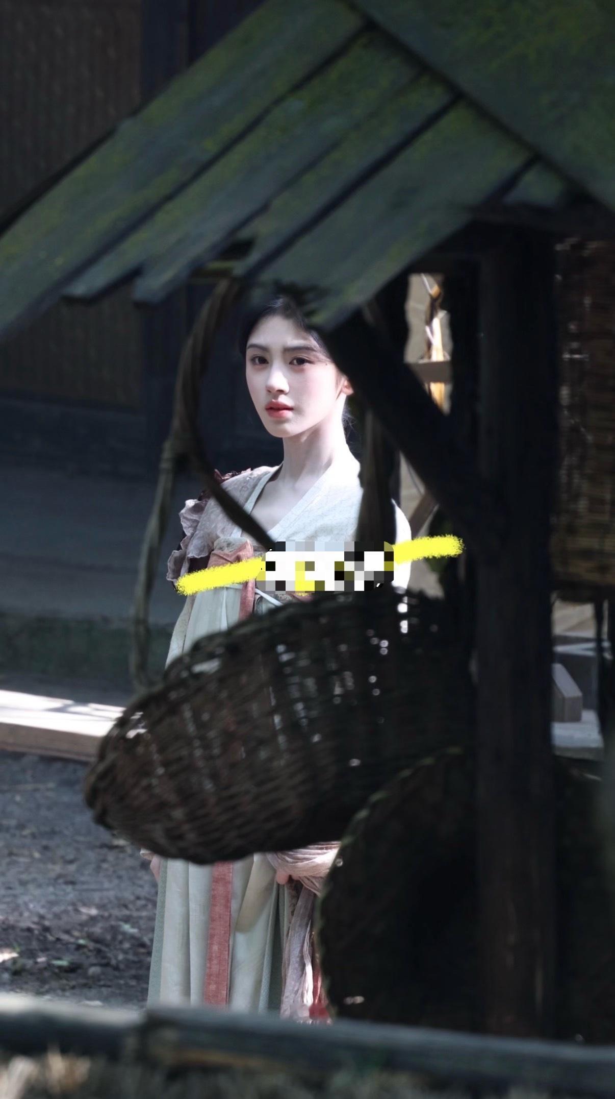 鞠婧祎苏绿夏 俺们村的俺先扛走了