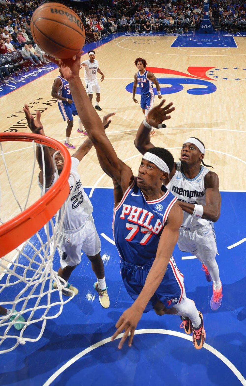 VJ·埃奇库姆 · adidas AE 2登场35分钟 15投7中 21分 5篮