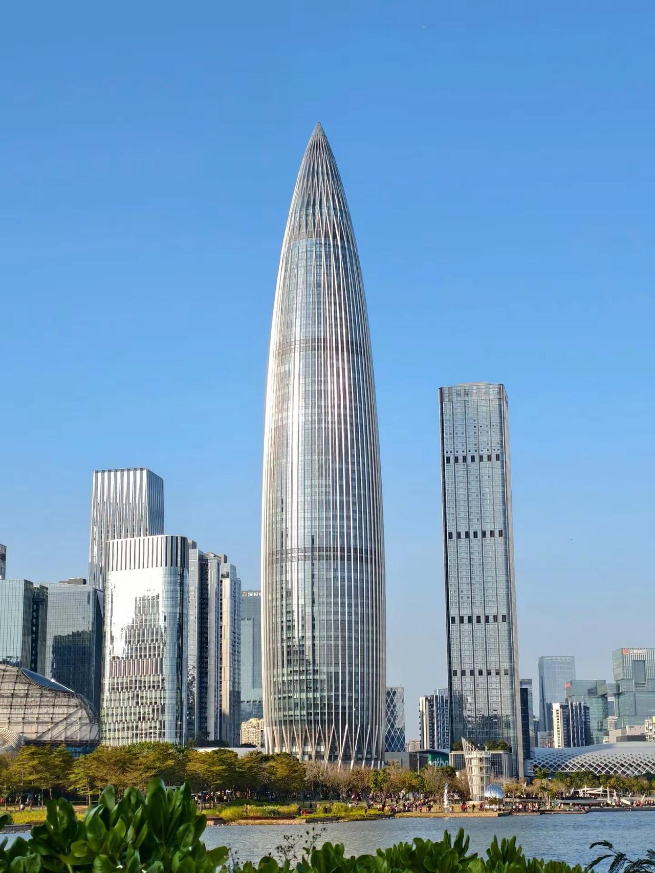 旧梦成烟，回忆锥心，天若懂情，怎让情深，人孤零残笺剩墨，风月飘零，缘如薄纸，难拴