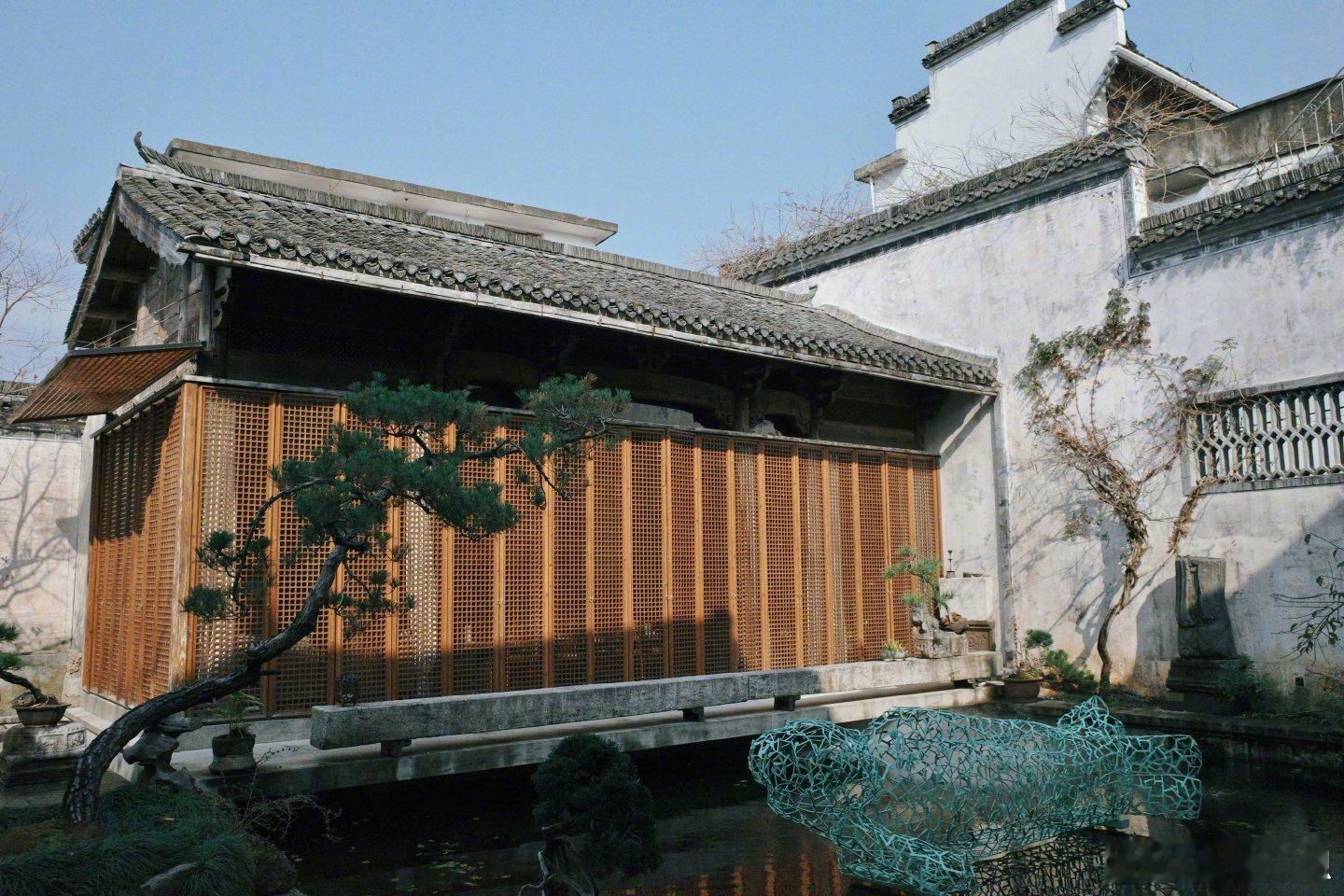 中国古建令人惊叹1两黄金竟能贴满3套3室1厅 从宫殿到园林，鎏金装饰让每座古建都