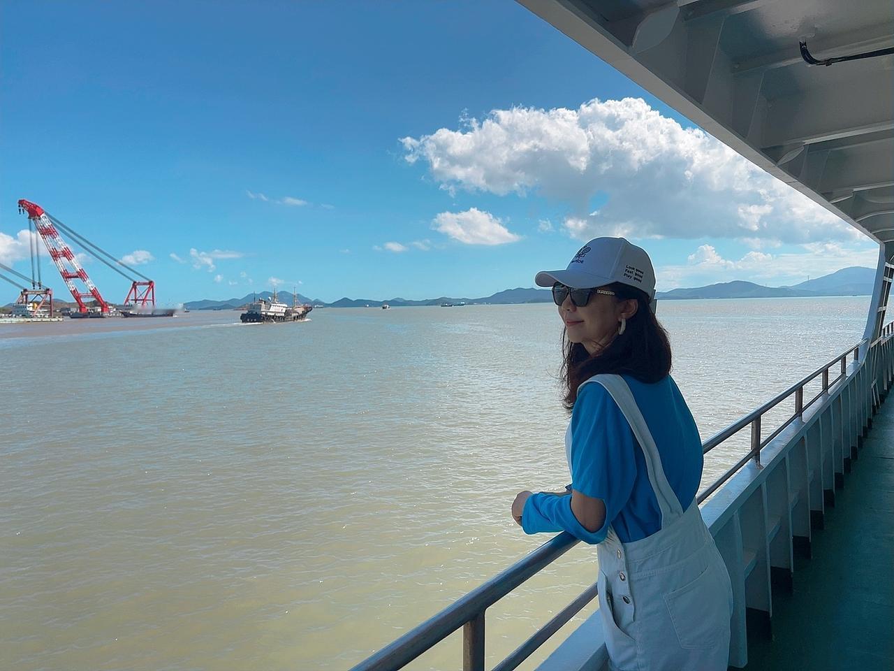 舟山人民太幸福了
大清早就开始吃海鲜🦞
从大海🌊到餐桌 
非常新鲜美味😋