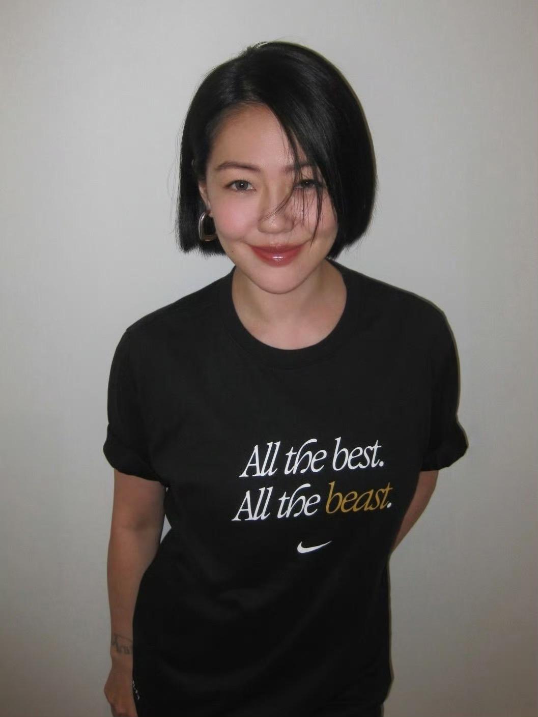 小S限动更新美照一张✨