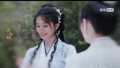 #袁昊新剧出场就被女主埋了#袁昊新剧这设定，男主被埋，女主在旁“撒野”，望舒的故