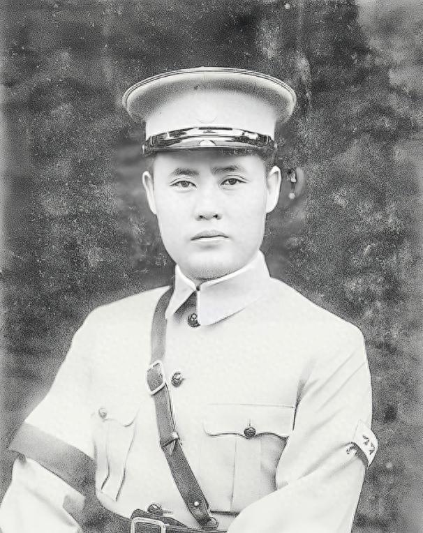 傅作义晚年吐露往事：1945年绥远战役撤军真相，绝非不敌敌军火力
 
傅作义晚年