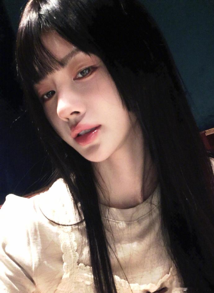 鞠婧祎冷帽自拍live鞠婧祎怼脸颜值 鞠婧祎冷帽 live 太绝了！怼脸拍五官立