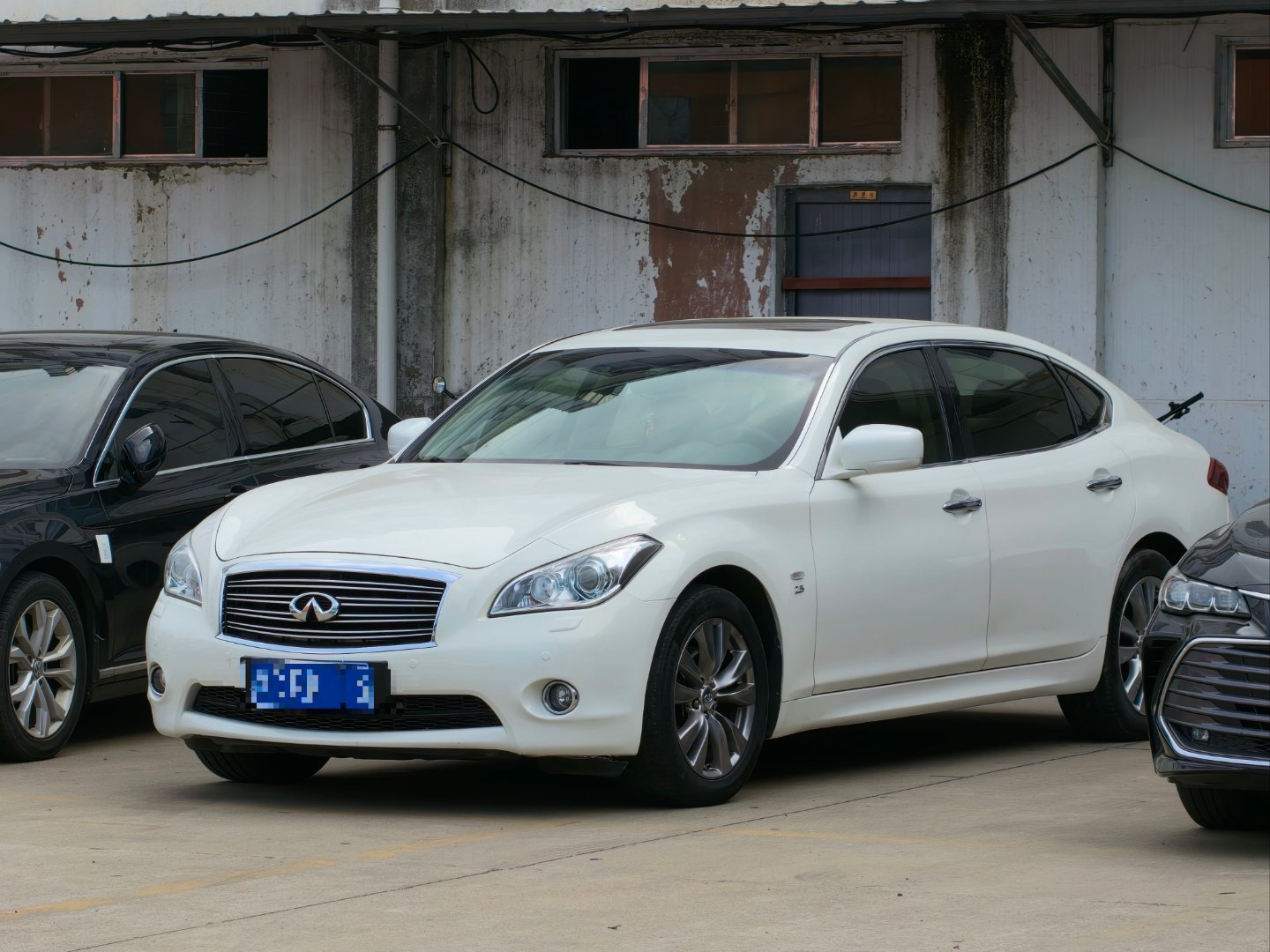 今日经典车鉴赏，英菲尼迪 Q70L时隔多年再看这台车，依旧自带不一样的格调。这台