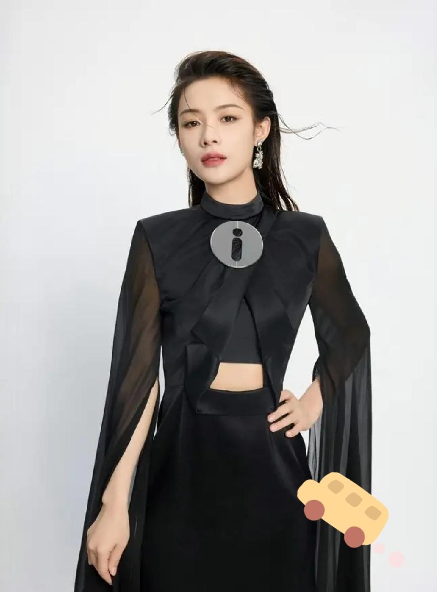 长江后浪推前浪，青出于蓝而胜于蓝。

青年演员陈丽君已担任浙江小百花越剧院艺术生