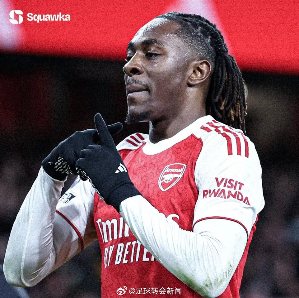 本场比赛埃泽数据：45次触球，7次对方禁区内触球，6次对抗成功，4次赢得球权，6